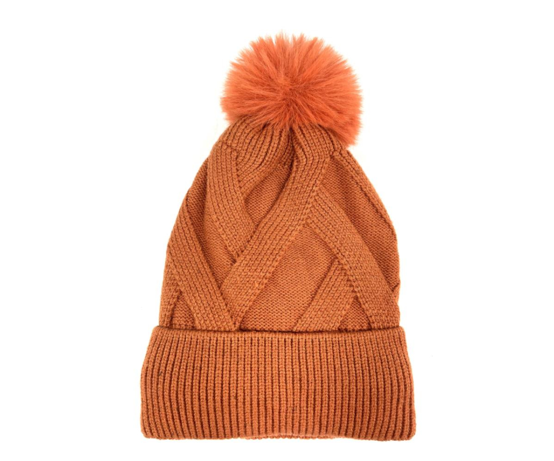 GORRO TRENZADO CON PONPON