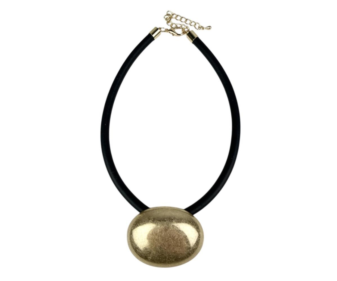 COLLAR CORTO PIEZA OVALADA GRANDE