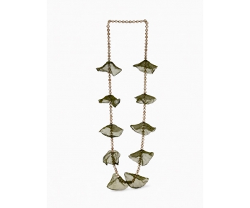 COLLAR LARGO HOJAS